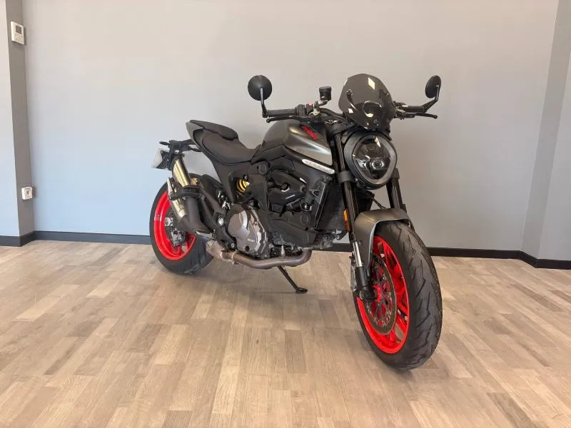 DUCATI Monster 937