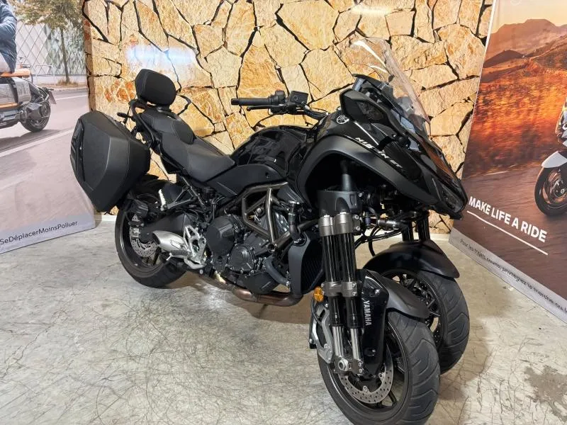 YAMAHA Niken GT 900