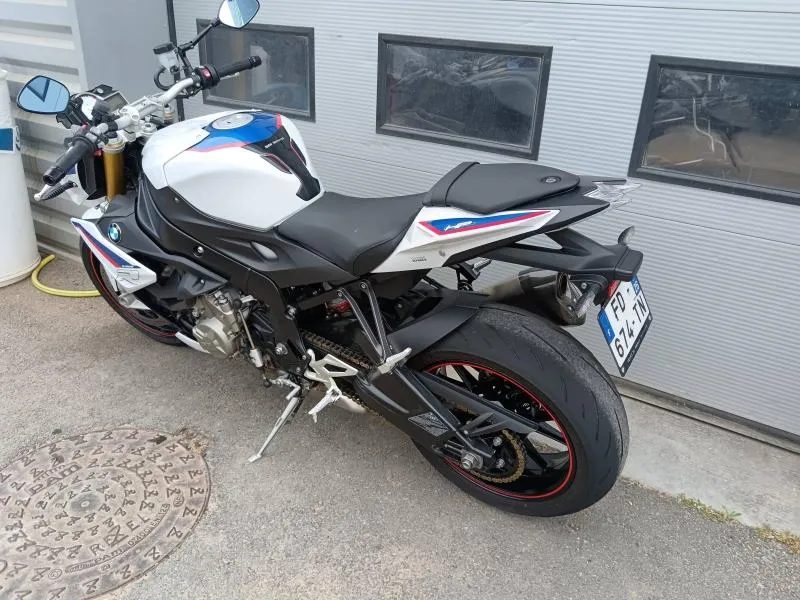 BMW 1000 R Style HP