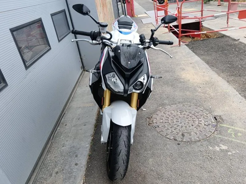 BMW 1000 R Style HP