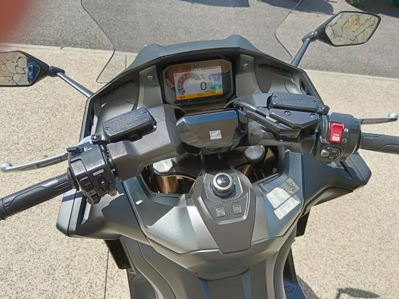 HONDA 2023 + TOP CASE