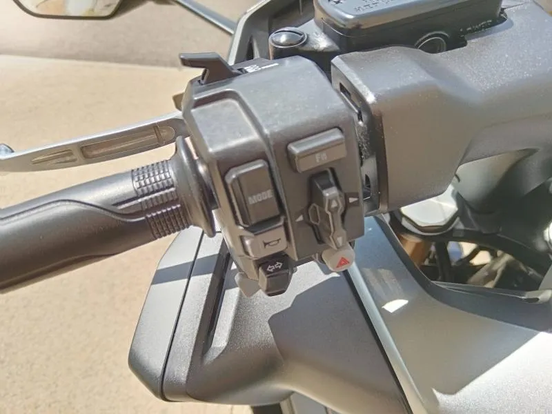 HONDA 2023 + TOP CASE