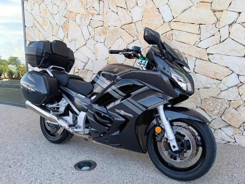 YAMAHA FJR 1300 A 2018 AVEC BAGAGERIE