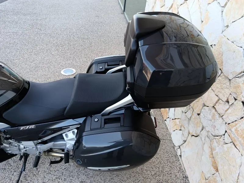YAMAHA FJR 1300 A 2018 AVEC BAGAGERIE