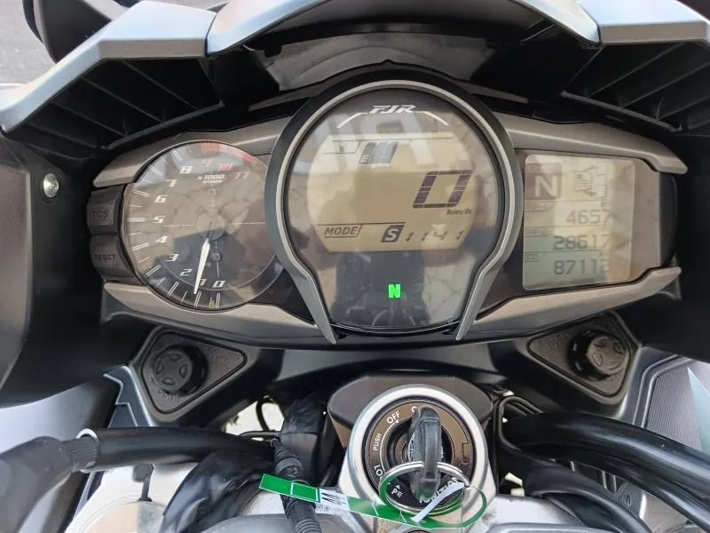 YAMAHA FJR 1300 A 2018 AVEC BAGAGERIE