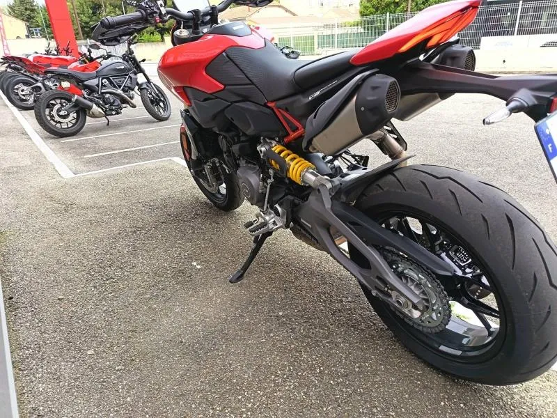 DUCATI Hypermotard 890 V2 1ère main garantie 01/04/2029
