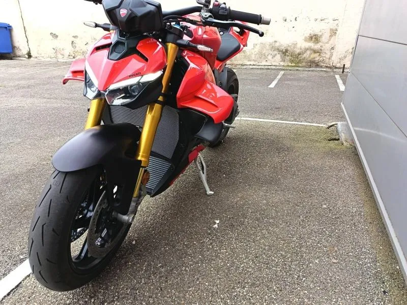 DUCATI 1103 Streetfighter V4 S 1ère main garantie 04/02/2028 ( prix hors accessoires )