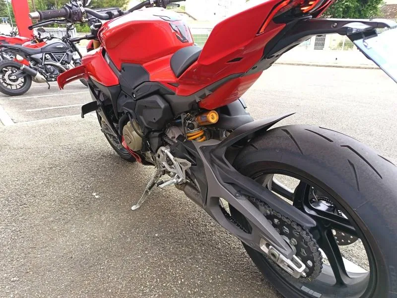 DUCATI 1103 Streetfighter V4 S 1ère main garantie 04/02/2028 ( prix hors accessoires )