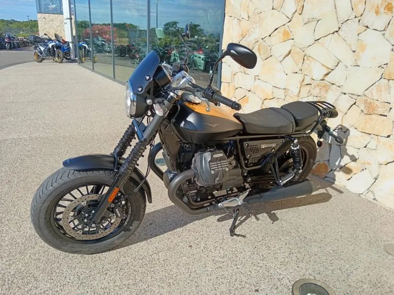 MOTO-GUZZI 850 Bobber ABS + TC