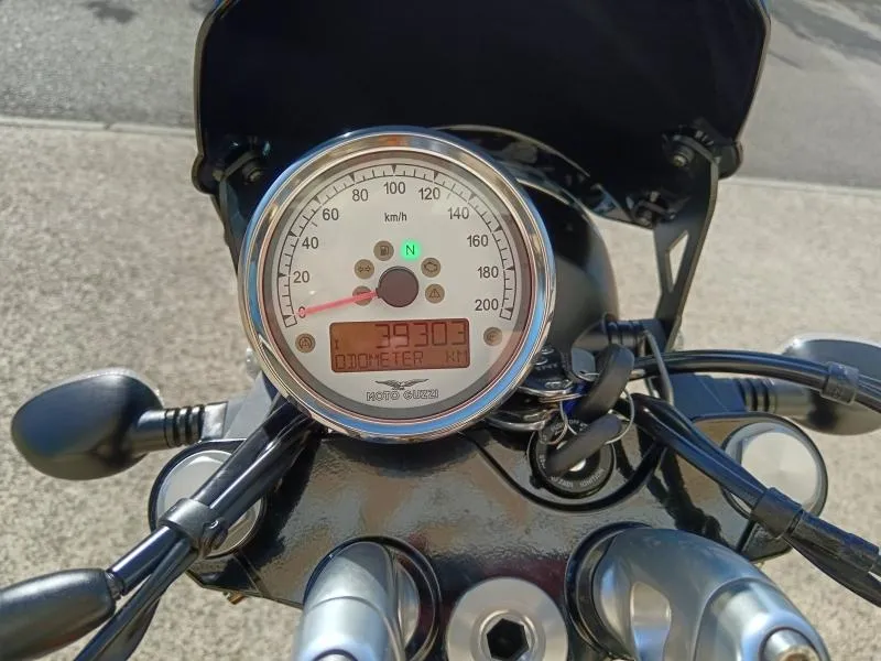 MOTO-GUZZI 850 Bobber ABS + TC