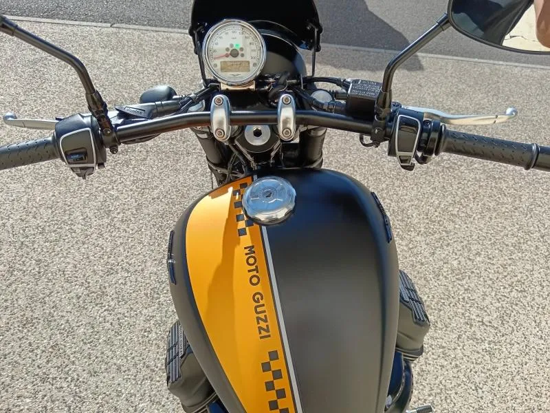 MOTO-GUZZI 850 Bobber ABS + TC