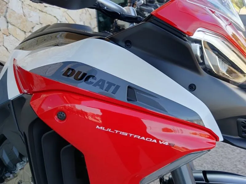 DUCATI V4 S 1160 Sport  Travel & Radar Spoked wheels