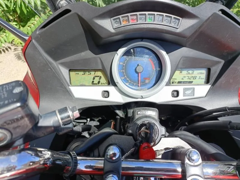 HONDA CBF 1000 F C-ABS REVISE A SAISIR