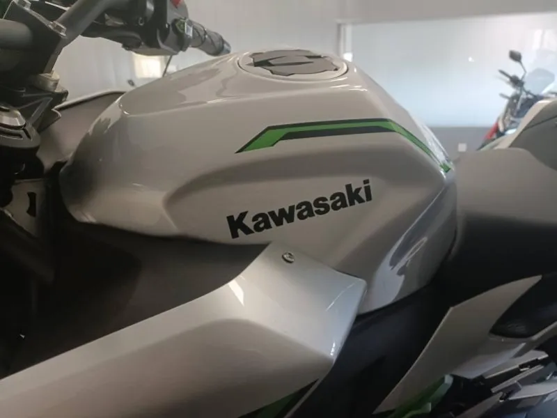 KAWASAKI Z 7 Hybrid 450
