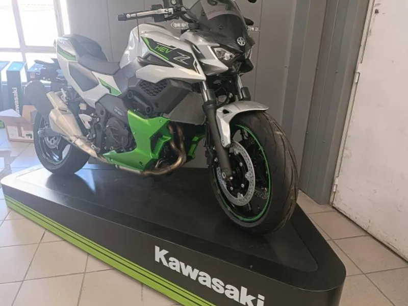 KAWASAKI Z 7 Hybrid 450