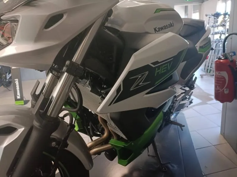 KAWASAKI Z 7 Hybrid 450