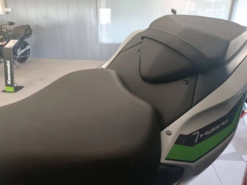 KAWASAKI Z 7 Hybrid 450