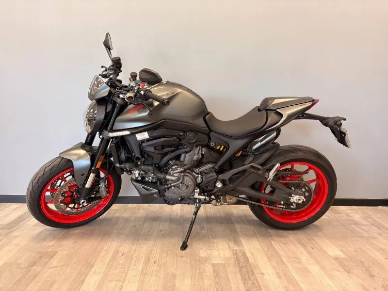 DUCATI Monster+ 937