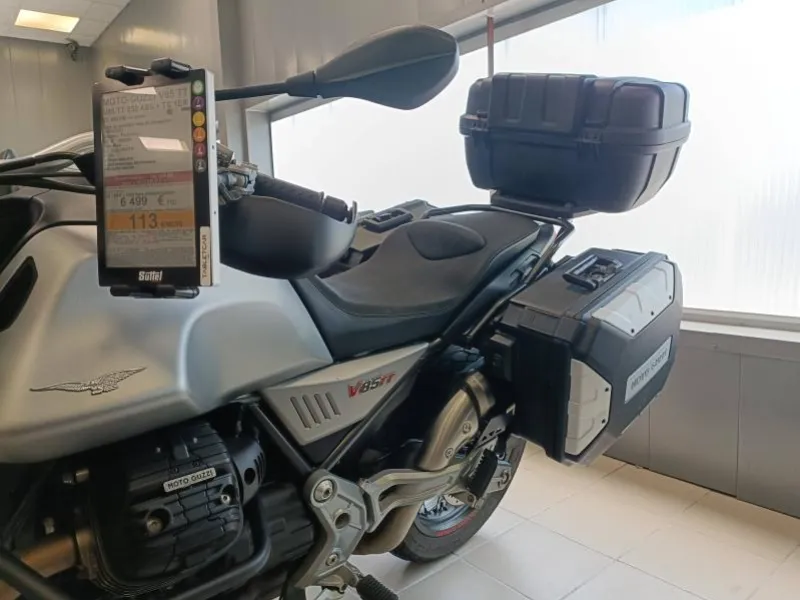 MOTO-GUZZI V85 TT 850 ABS + TC 1ER MAIN REVISEE V 85 TT valises top case