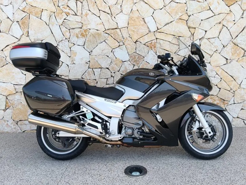 YAMAHA 1300 2008