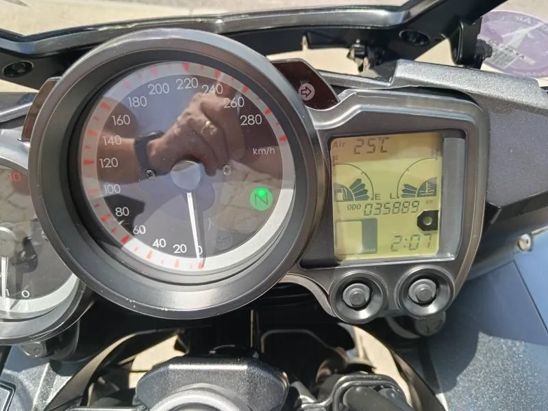 YAMAHA 1300 2008