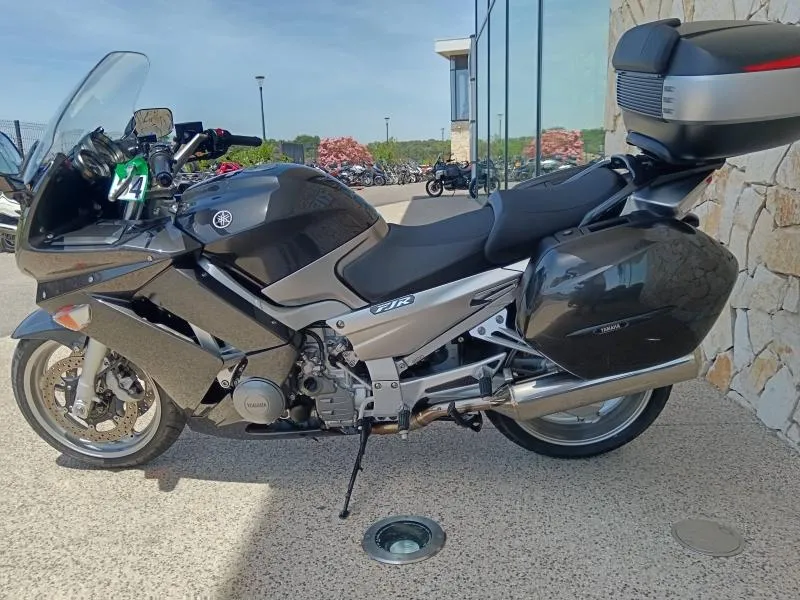 YAMAHA 1300 2008