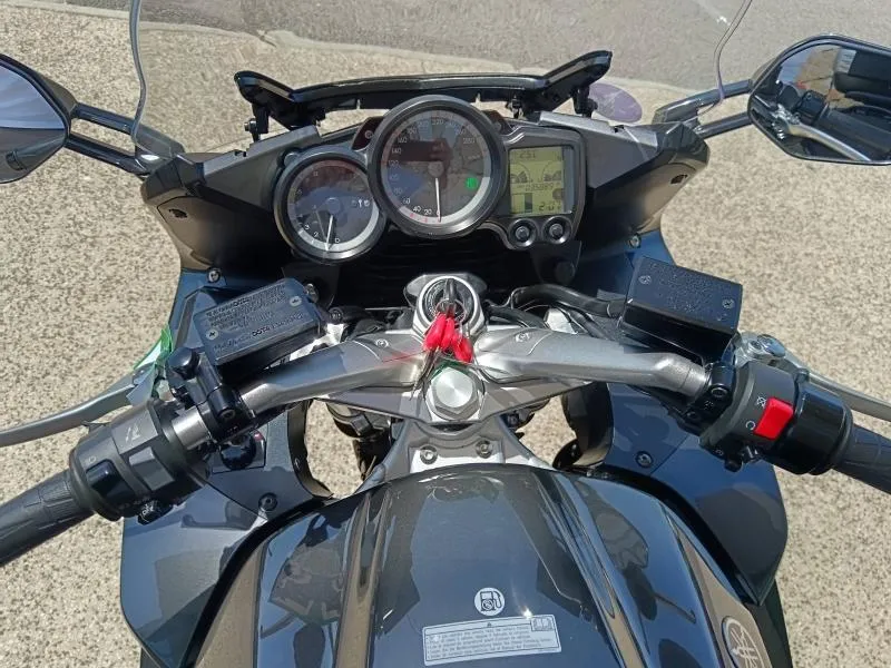 YAMAHA 1300 2008