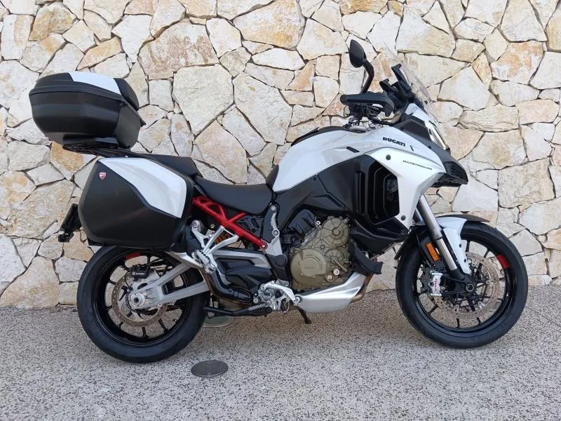 DUCATI V4 S 1160 Travel & Radar + OPTIONS