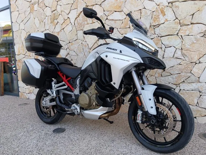 DUCATI V4 S 1160 Travel & Radar + OPTIONS