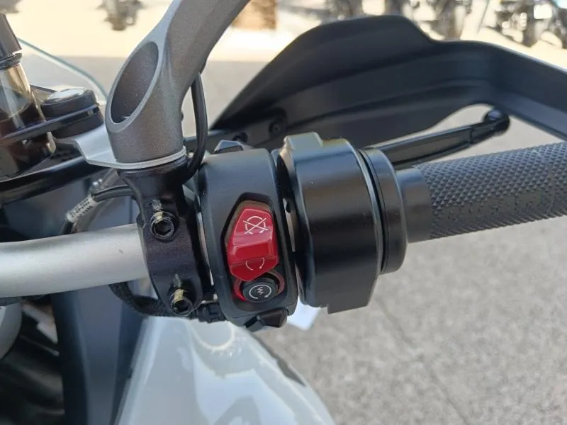 DUCATI V4 S 1160 Travel & Radar + OPTIONS