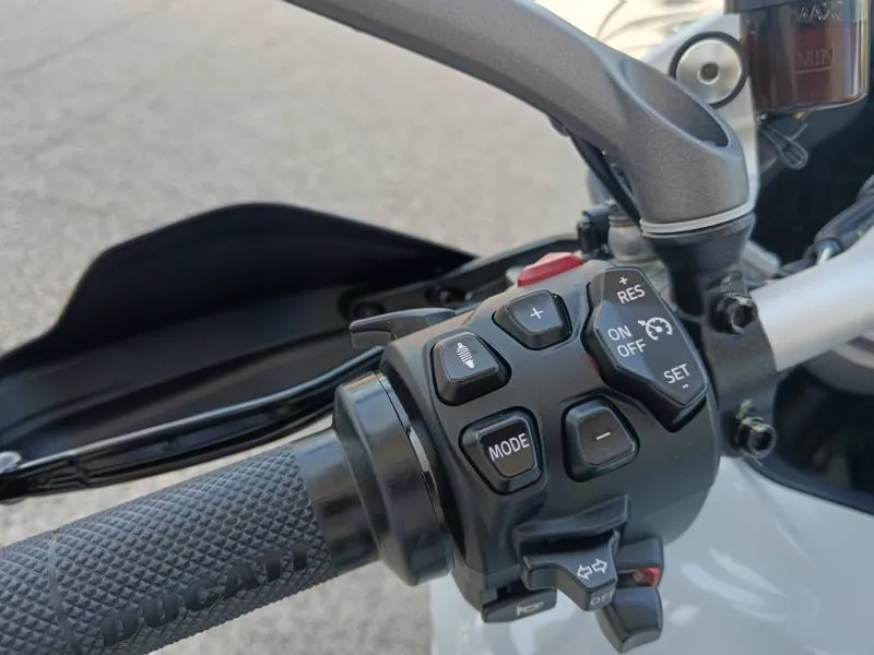 DUCATI V4 S 1160 Travel & Radar + OPTIONS