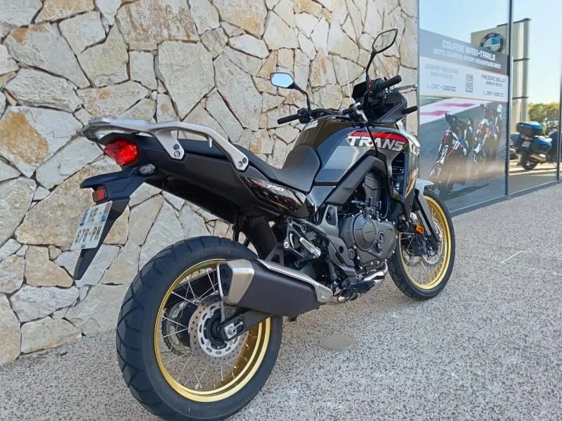 HONDA 750  2025 NOIR
