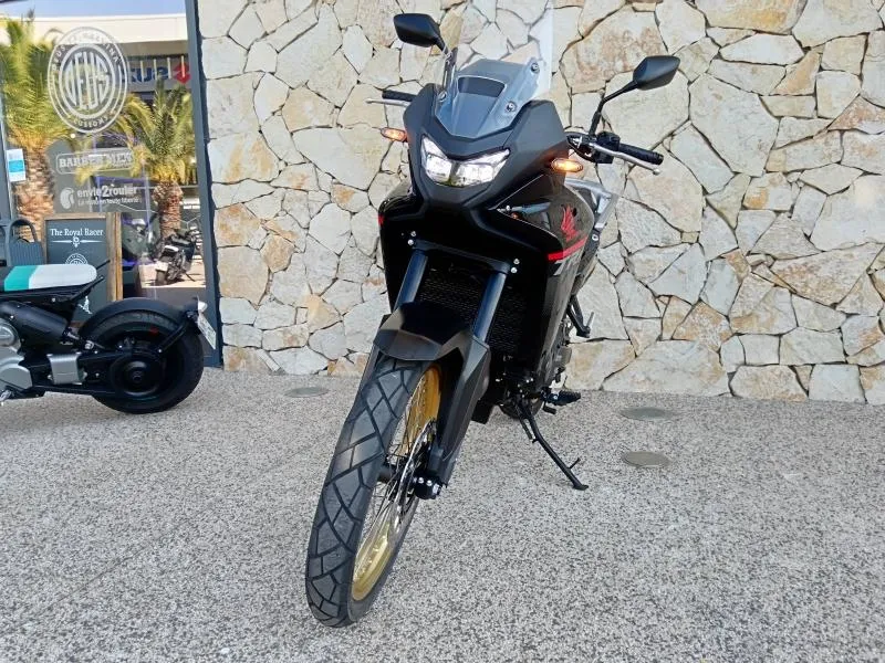 HONDA 750  2025 NOIR