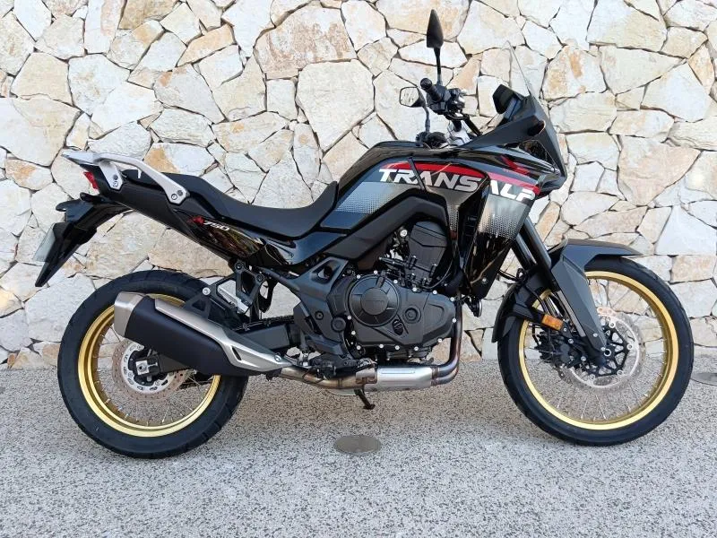 HONDA 750  2025 NOIR