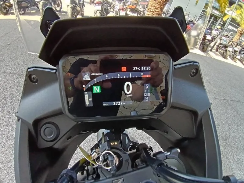 HONDA 750  2025 NOIR