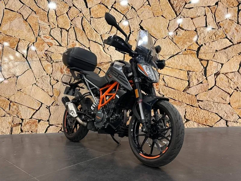 KTM DUKE .