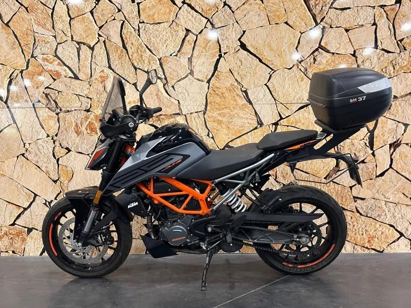 KTM DUKE .