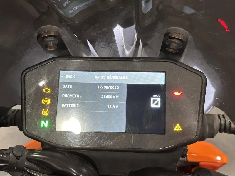 KTM DUKE .