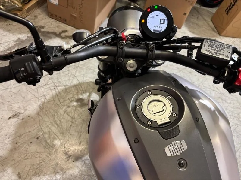 YAMAHA XSR 700 ABS 2016