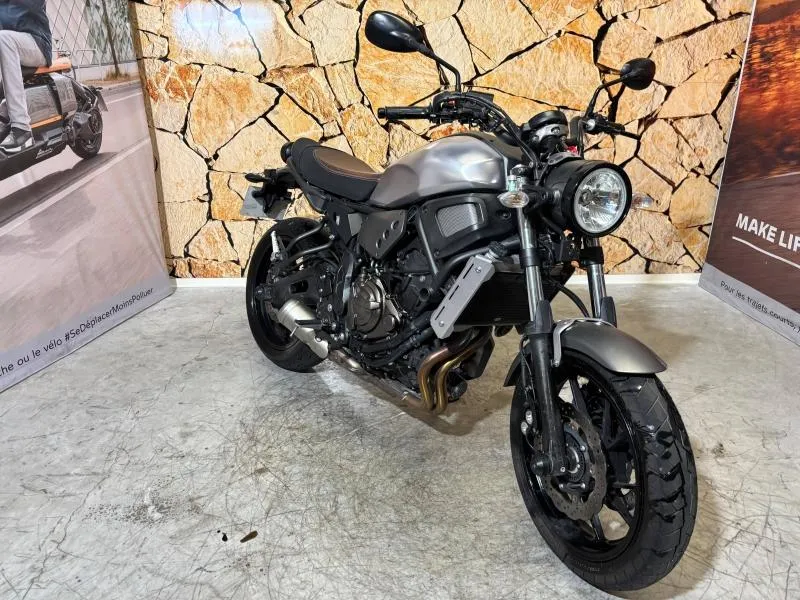 YAMAHA XSR 700 ABS 2016