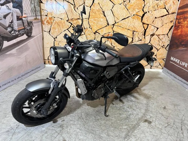 YAMAHA XSR 700 ABS 2016