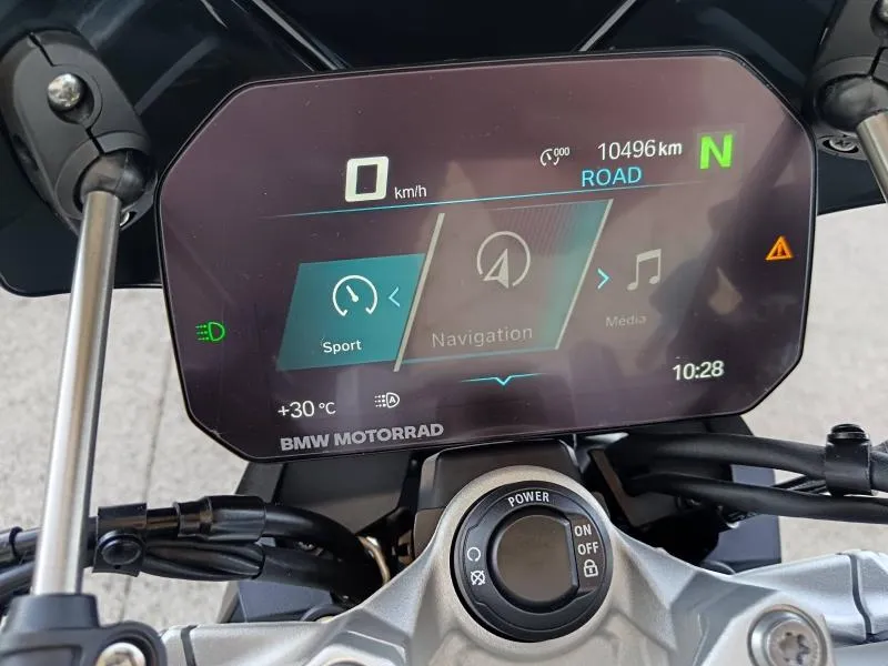 BMW F 900 R