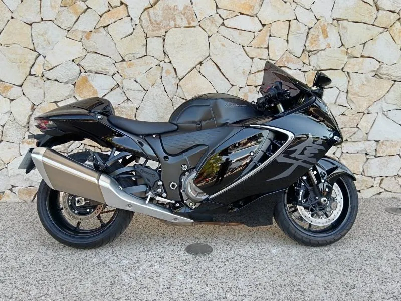 SUZUKI 1300 2025
