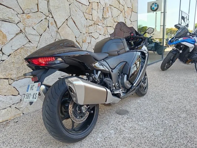 SUZUKI 1300 2025