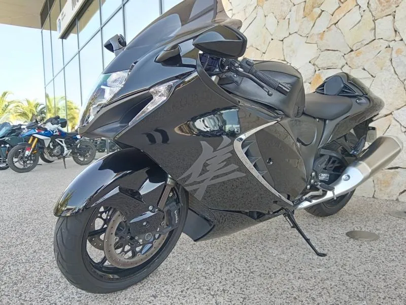SUZUKI 1300 2025
