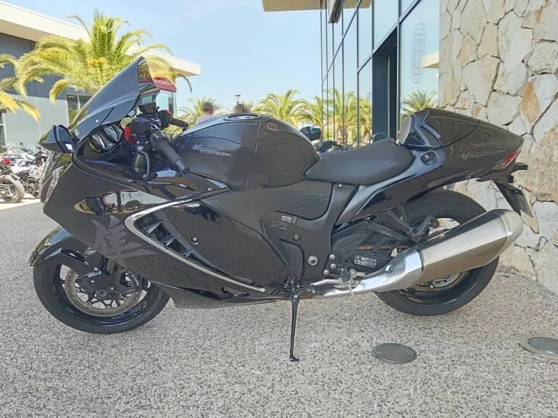 SUZUKI 1300 2025