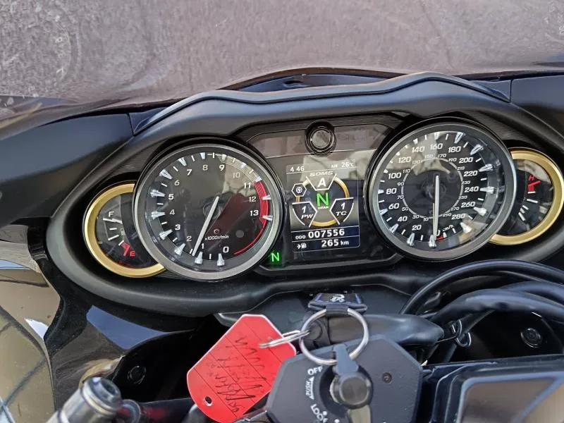 SUZUKI 1300 2025