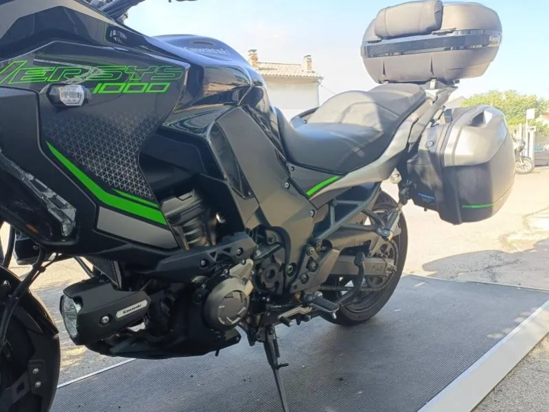 KAWASAKI 1000 SE GRAND TOURER