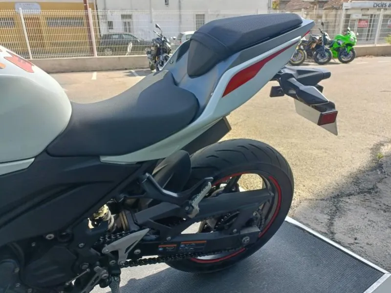 KAWASAKI 400 PERMIS A2 ET A REVISEE A SAISIR