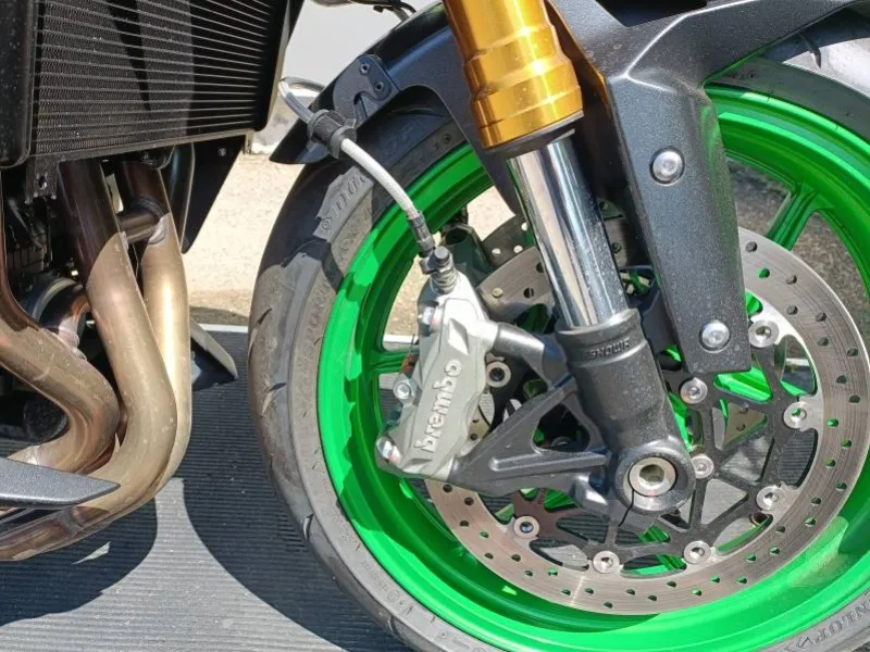 KAWASAKI 1100 SE 2026 PACK PERFORMANCE AKRAPOVIC